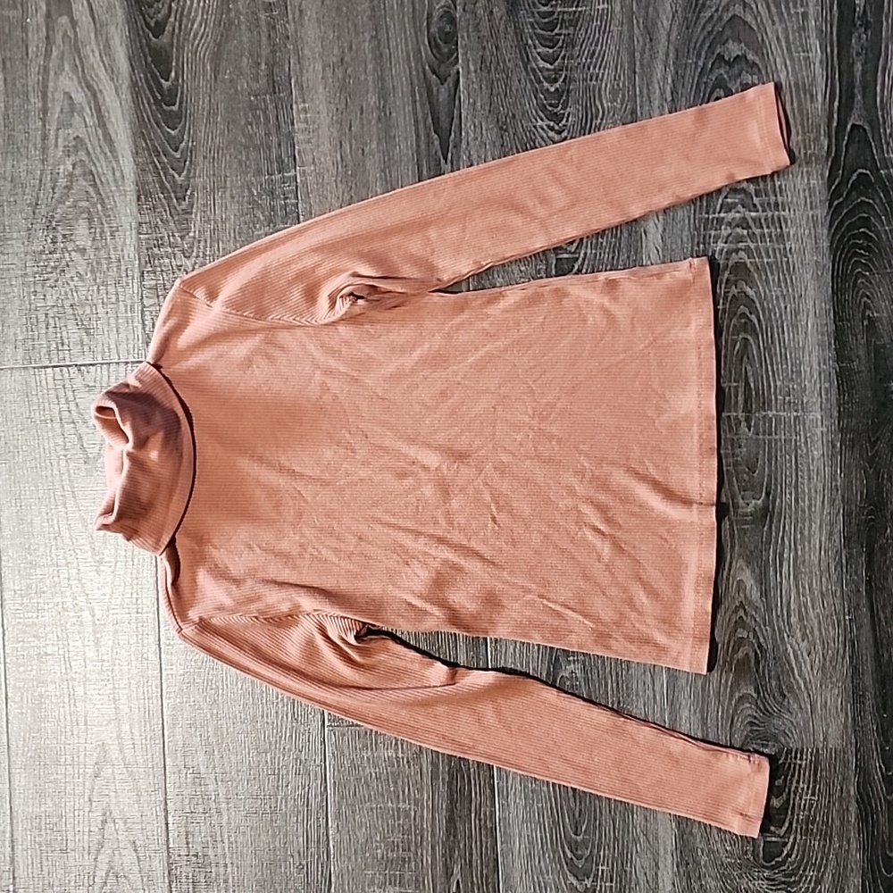 🦇 Old Navy Ribbed Knit Turtleneck 🦇